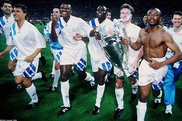 Abedi Pelé Abedi Pelé ăn mừng chức vô địch Champions League cùng Marseille phần 4