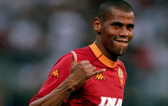 Aldair: Hành Trình Huyền Thoại Của Trung Vệ Thép 3 Aldair Aldair trong màu áo AS Roma phần 4