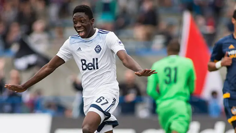 Alphonso Davies: Hành Trình Từ Tị Nạn Đến Ngôi Sao Bóng Đá Thế Giới 2 Alphonso Davies Alphonso Davies thi đấu cho Vancouver Whitecaps FC phần 3