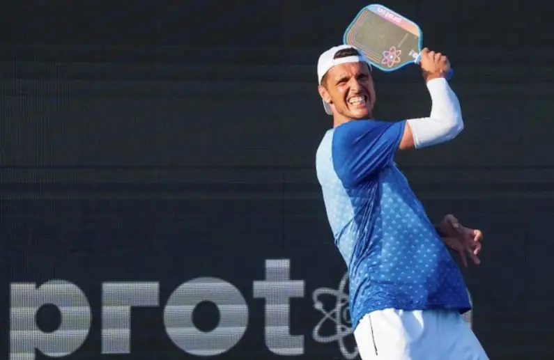 Andrei Daescu: Hành Trình Từ Tennis Đến Ngôi Vua Pickleball Thế Giới 3 Andrei Daescu vận động viên pickleball ăn mừng phần 4