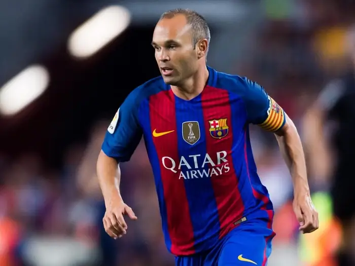 Andrés Iniesta: Huyền thoại sân cỏ và hành trình bất tử 2 Andrés Iniesta Iniesta trong màu áo đội trẻ Barcelona phần 3