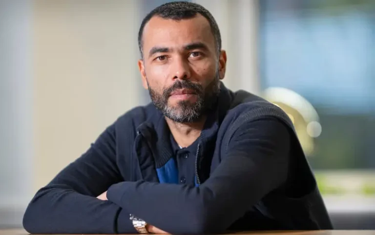 ashley cole chan dung cau thu ashley cole 0