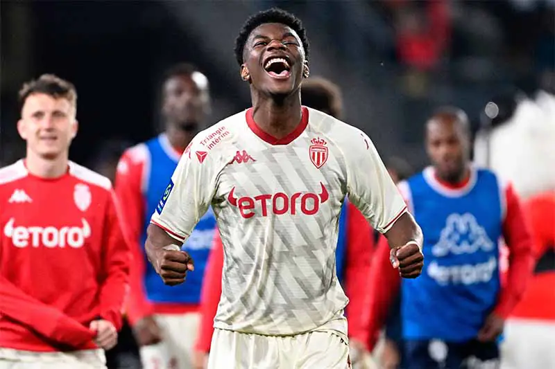 Aurélien Tchouaméni: Hành trình từ tài năng trẻ đến ngôi sao Real Madrid 2 Aurélien Tchouaméni Tchouaméni thi đấu cho Bordeaux phần 3