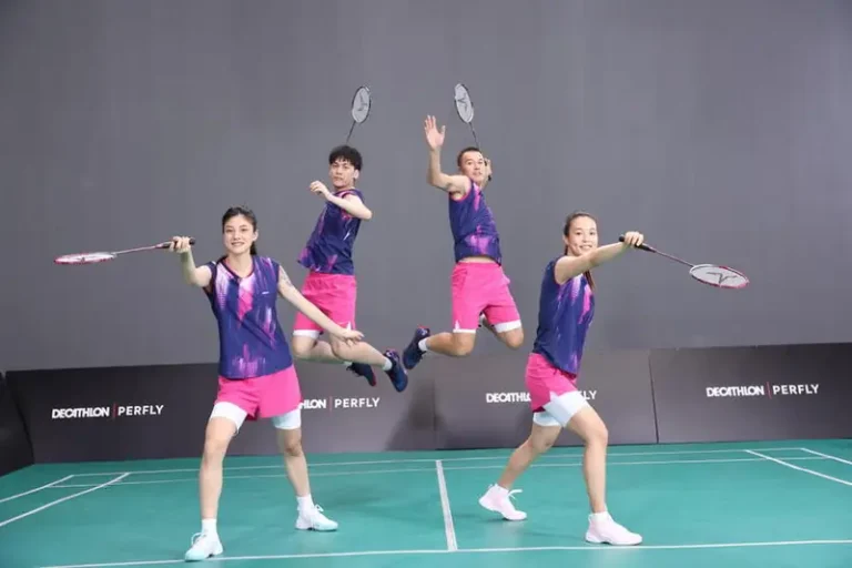 4 Bí Mật Hình Thức Chơi Cầu Lông: Từ Đơn Đến Đôi, Bạn Đã Biết Hết? 2 cac hinh thuc choi cau long nguoi choi cau long don