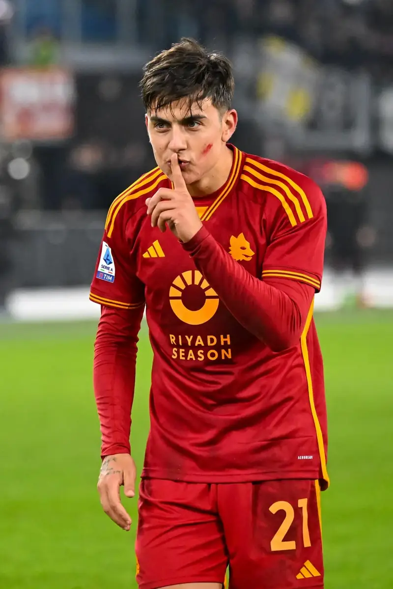 Cafu Cafu ăn mừng bàn thắng cho AS Roma phần 4