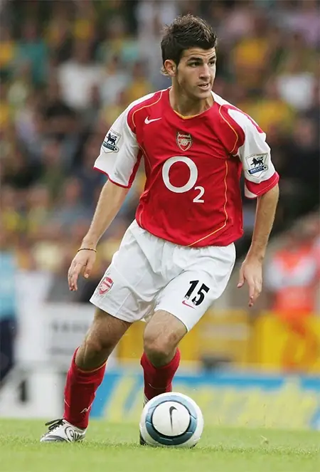 Cesc Fàbregas: Hành Trình Thiên Tài Từ La Masia Đến Đỉnh Cao Châu Âu 2 Cesc Fàbregas Cesc Fàbregas trong màu áo Arsenal phần 3