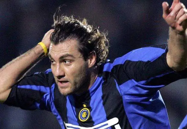 Christian Vieri: Huyền thoại 'Bobo' và hành trình chinh phục đỉnh cao 3 Christian Vieri Christian Vieri trong màu áo Inter Milan phần 4