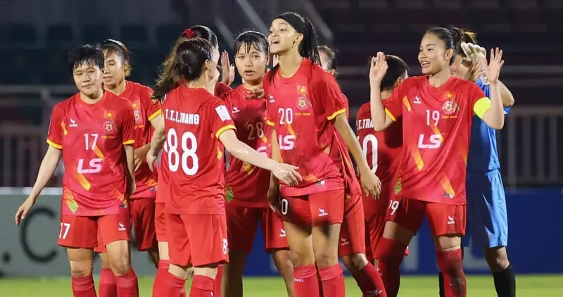 Chương Thị Kiều: Hành Trình Vượt Khó Của Nữ Hậu Vệ Vàng 2 Chương Thị Kiều Chương Thị Kiều thi đấu trong màu áo CLB