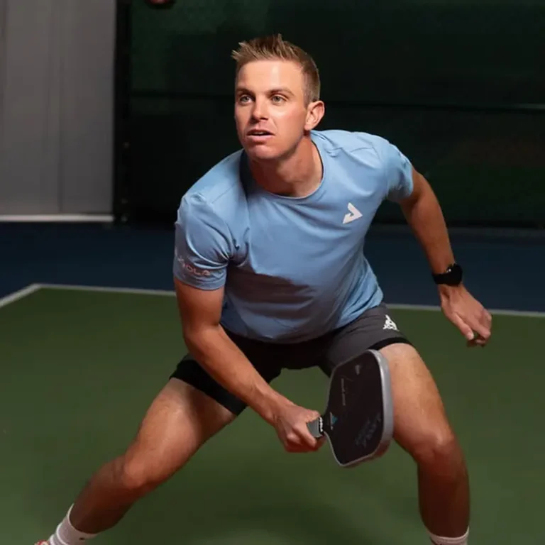 collin johns van dong vien pickleball tre tuoi dang tap luyen 0
