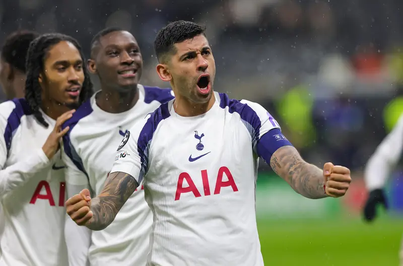 Cristian Romero: Hành trình từ Sao trẻ đến Thủ lĩnh tại Tottenham 2 Cristian Romero Cristian Romero thi đấu trong màu áo Genoa phần 3