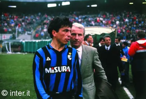 Daniel Passarella Daniel Passarella thi đấu cho Inter Milan phần 4