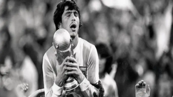 Daniel Passarella Daniel Passarella trong màu áo River Plate phần 3