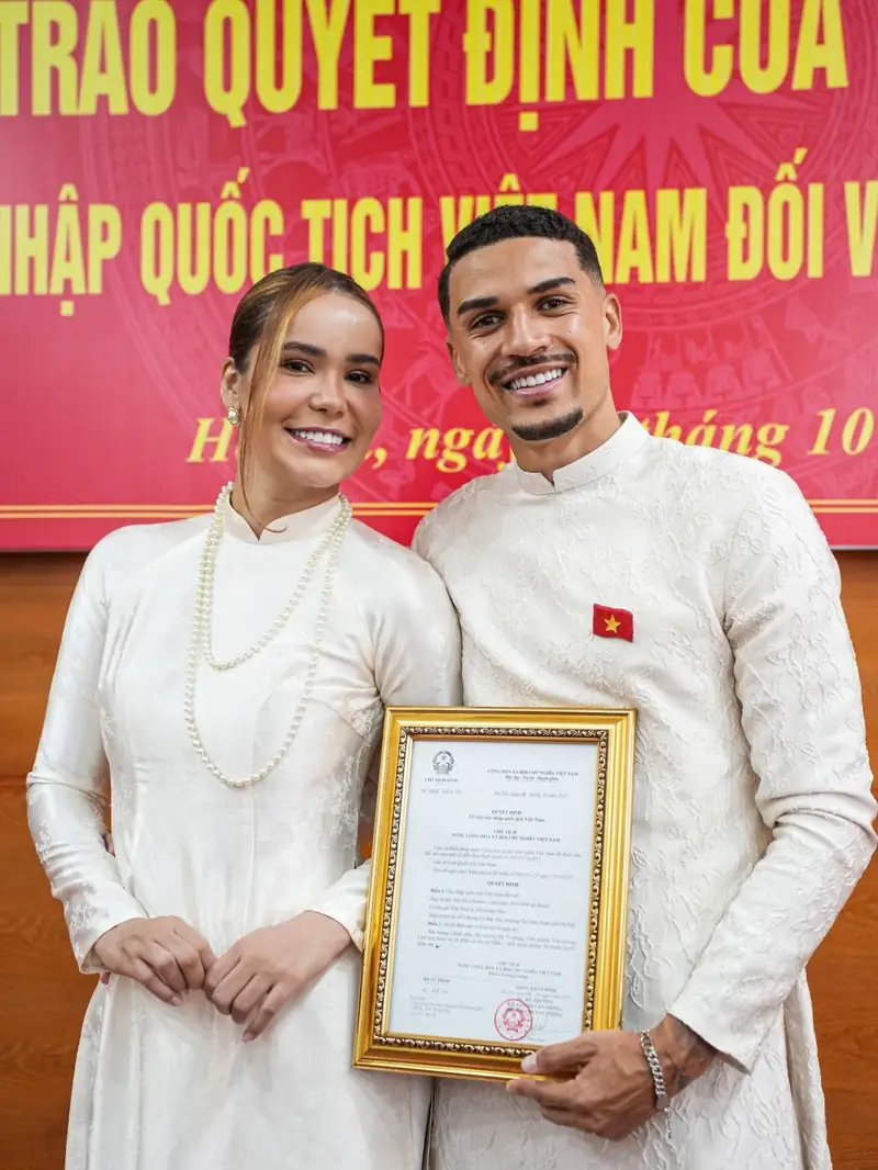 Đỗ Hoàng Hên Đỗ Hoàng Hên nhận giải thưởng