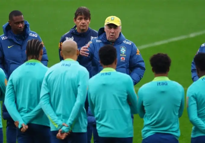 Đội tuyển Brazil HLV Carlo Ancelotti và các cầu thủ Đội tuyển Brazil tập luyện cho World Cup 2026 phần 4