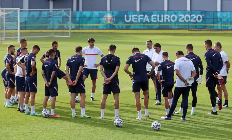 Đội tuyển Croatia: Hành trình vươn tầm và mục tiêu 2026 3 Đội tuyển Croatia HLV Zlatko Dalić chỉ đạo Đội tuyển Croatia tập luyện phần 4