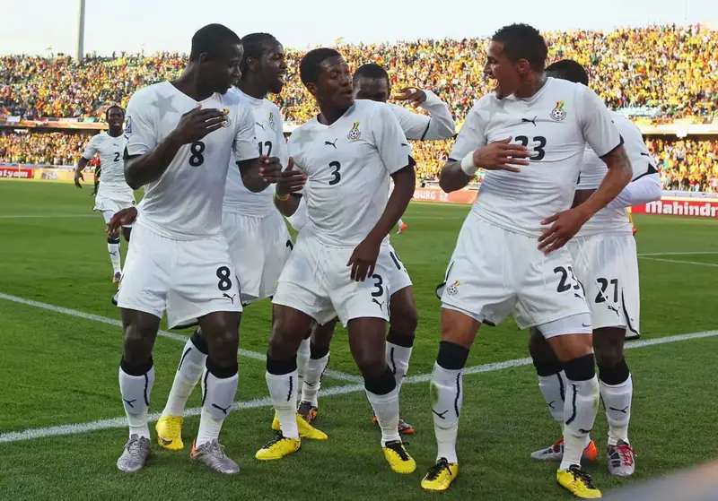 Đội tuyển Ghana: Hành trình chinh phục đỉnh cao và mục tiêu World Cup 2026 3 Đội tuyển Ghana HLV và cầu thủ Đội tuyển Ghana tập luyện/thi đấu giải đấu lớn phần 4