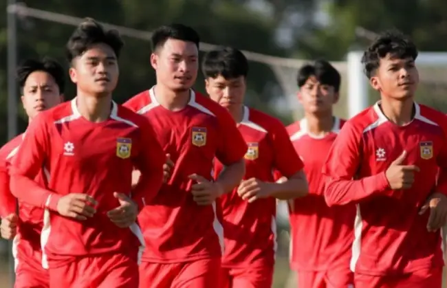 Đội tuyển Lào: Hành trình vươn tới đỉnh cao mới năm 2026 3 Đội tuyển Lào Cầu thủ Đội tuyển Lào tập luyện phần 4