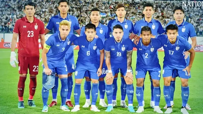 Đội tuyển Thái Lan: Hành trình chinh phục đỉnh cao 2026 3 Đội tuyển Thái Lan Cầu thủ Đội tuyển Thái Lan tập luyện phần 4