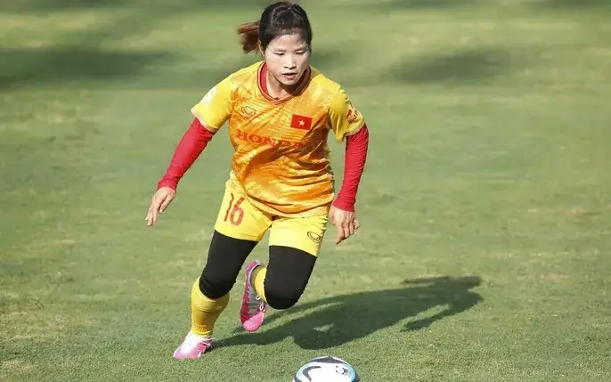Dương Thị Vân: Hành Trình Vươn Tầm Của Tiền Vệ Tài Hoa Bậc Nhất Việt Nam 9 duong thi van duong thi van trong mot tran dau cua clb than khoang san viet nam