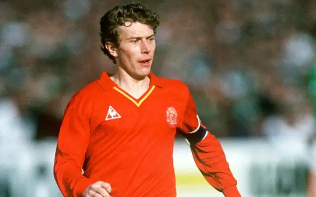Emilio Butragueño: Huyền Thoại Real Madrid & Biểu Tượng La Liga 3 Emilio Butragueño Emilio Butragueño khoác áo đội tuyển Tây Ban Nha phần 4