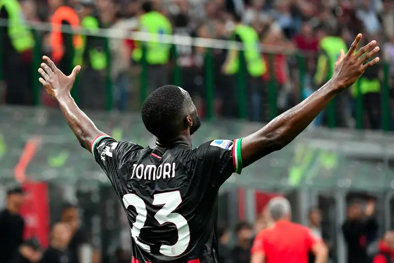 Fikayo Tomori Fikayo Tomori ăn mừng bàn thắng cho AC Milan phần 4