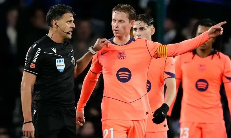 Frenkie de Jong: Hành Trình Từ Sao Mai Đến Ngôi Sao Tuyến Giữa Hà Lan 2 Frenkie de Jong Frenkie de Jong trong màu áo Ajax phần 3