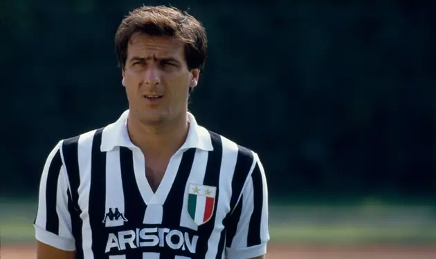 Gaetano Scirea Gaetano Scirea trong màu áo Juventus phần 3