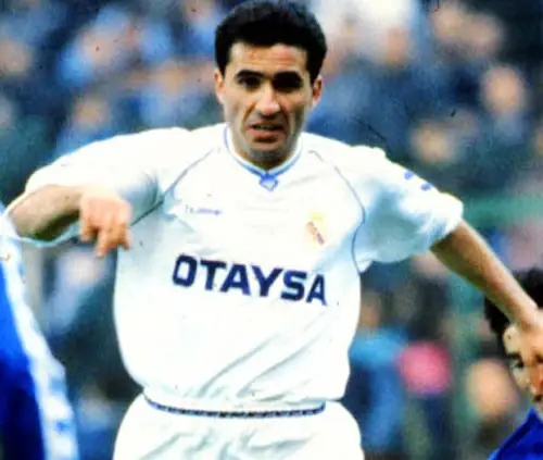 Gheorghe Hagi: Huyền Thoại "Phù Thủy" Sân Cỏ Romania 3 Gheorghe Hagi Gheorghe Hagi trong màu áo Real Madrid phần 4