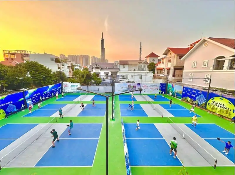 Giá Thuê Sân Pickleball Tại Sài Gòn: Bảng Giá Chi Tiết & Địa Điểm "Hot" 2026 5 Giá thuê sân pickleball tại sài gòn Sân pickleball RUDAL