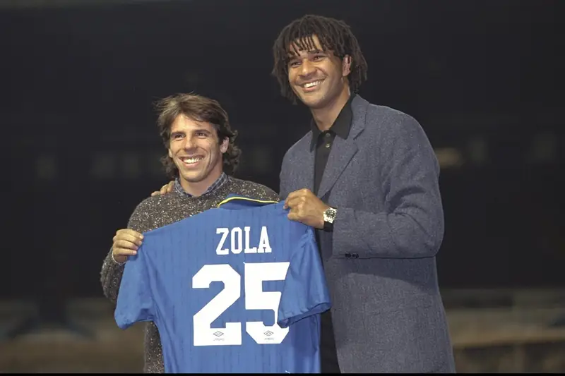 Gianfranco Zola: Huyền Thoại Chelsea và Hành Trình Phép Thuật 2 Gianfranco Zola Gianfranco Zola trong màu áo Napoli phần 3
