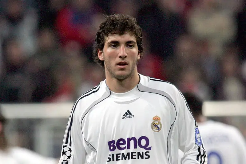 Gonzalo Higuaín: Hành trình "El Pipita" từ đỉnh cao đến Inter Miami 3 Gonzalo Higuaín Gonzalo Higuaín ăn mừng bàn thắng cho Real Madrid phần 4