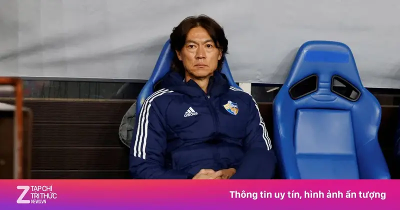 Hong Myung-bo: Biểu tượng phòng ngự và hành trình huyền thoại 3 Hong Myung-bo Hong Myung-bo khoác áo ĐTQG Hàn Quốc phần 4