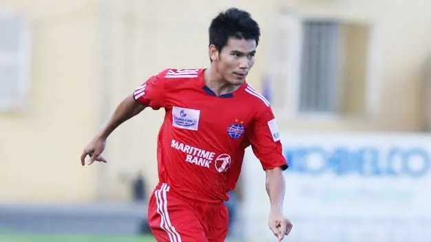 Huỳnh Quang Thanh: Hành Trình Hậu Vệ Quyết Liệt Của Bóng Đá Việt Nam 2 Huỳnh Quang Thanh Huỳnh Quang Thanh trong màu áo câu lạc bộ
