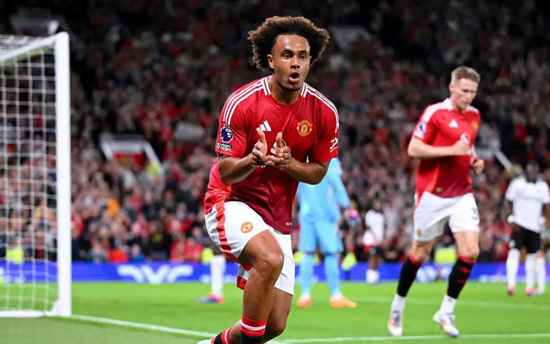 Joshua Zirkzee Joshua Zirkzee ăn mừng bàn thắng cho Bayern Munich phần 3