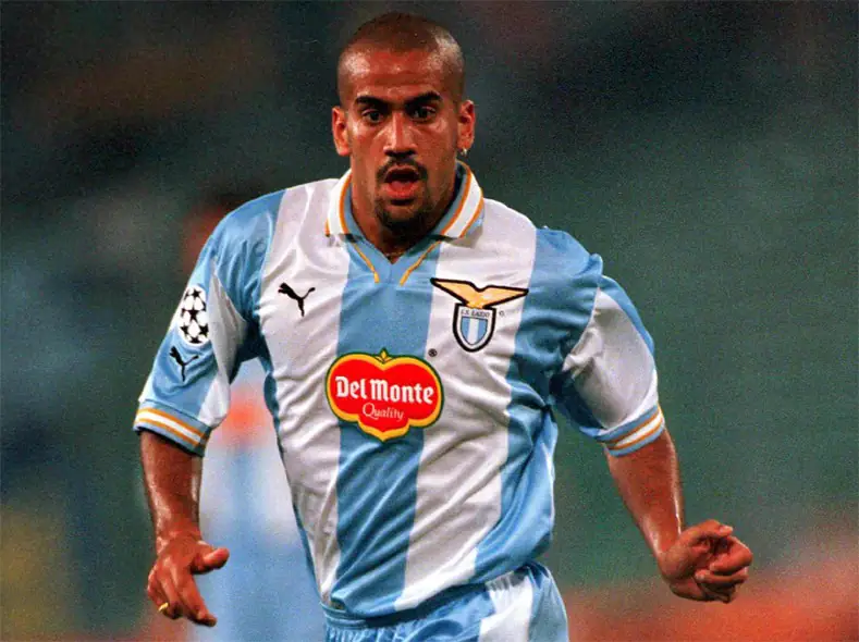 Juan Sebastián Verón: Hành trình 'Phù thủy nhỏ' chinh phục đỉnh cao bóng đá 2 Juan Sebastián Verón Juan Sebastián Verón trong màu áo Boca Juniors phần 3