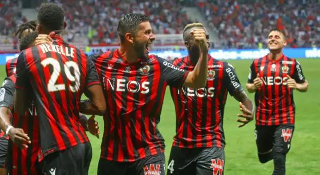 Just Fontaine: Huyền thoại ghi 13 bàn World Cup, biểu tượng nước Pháp 2 Just Fontaine Just Fontaine trong màu áo OGC Nice phần 3