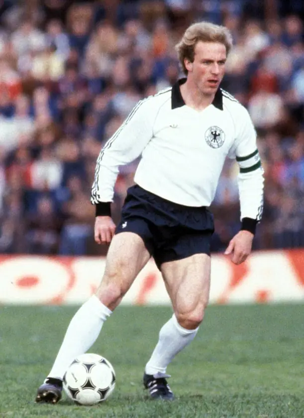 Karl-Heinz Rummenigge: Huyền Thoại Quả Bóng Vàng Trên Đỉnh Vinh Quang 2 Karl-Heinz Rummenigge Karl-Heinz Rummenigge trong màu áo Bayern Munich phần 3
