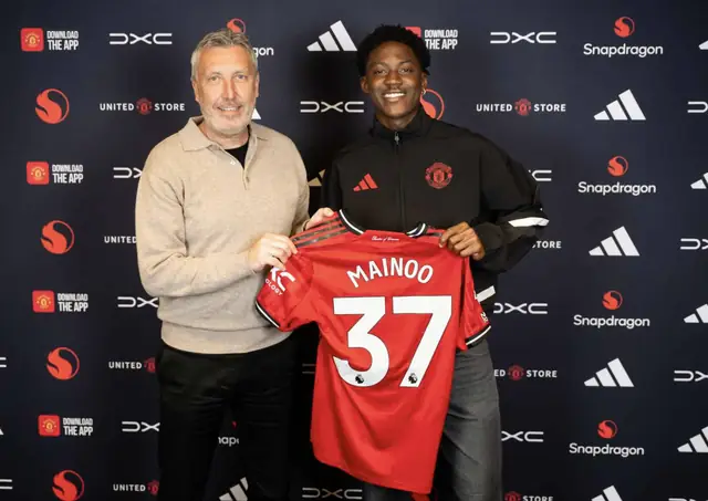 Kobbie Mainoo: Hành Trình Tài Năng Trẻ Tỏa Sáng Tại Old Trafford 2 Kobbie Mainoo Kobbie Mainoo thi đấu cho Manchester United phần 3