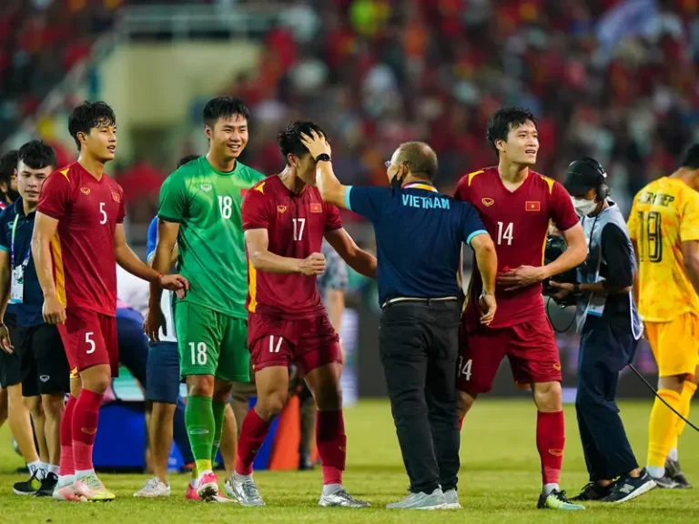 Park Hang-seo: Dấu Ấn Vượt Thời Gian, Kỷ Nguyên Vàng Bóng Đá Việt Nam Mở Ra Ra Sao? 3 ky nguyen park hang seo hlv park hang seo an mung cung u23 viet nam