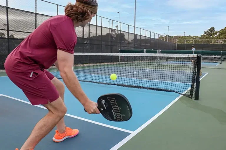 Đột Phá Kỹ Thuật Pickleball Nâng Cao: Bí Mật Giúp Bạn Vô Đối Sân Đấu 2026 5 ky thuat pickleball nang cao nguoi choi pickleball thuc hien cu dink