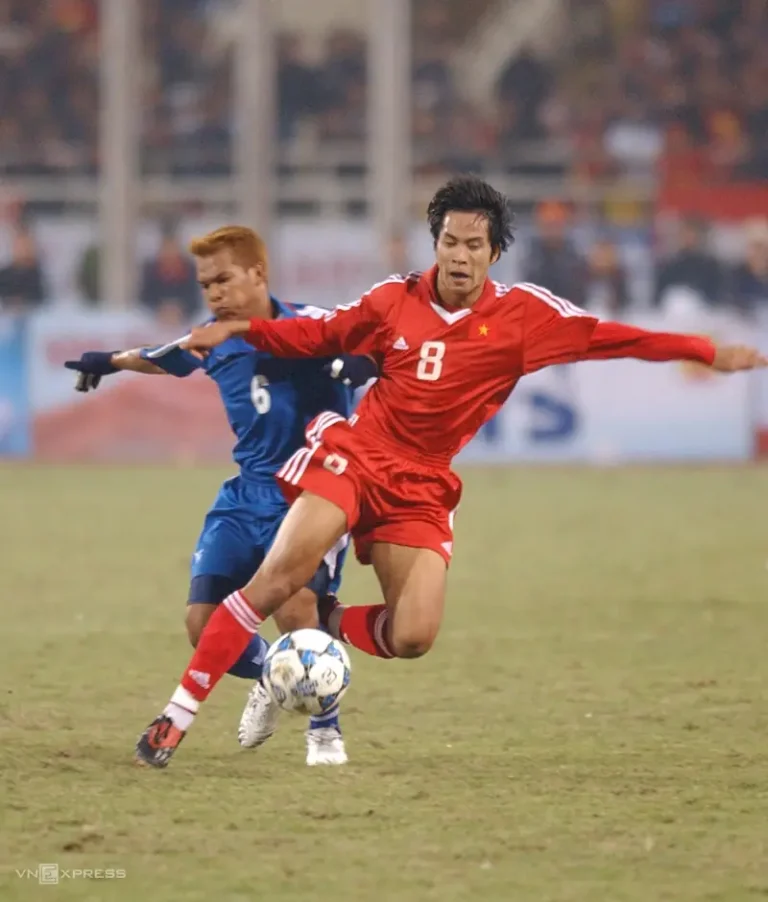 Lê Đức Tuấn: Hành Trình Hậu Vệ Tài Năng Từ V.League Đến Ghế Huấn Luyện 1 le duc tuan le duc tuan luc nho