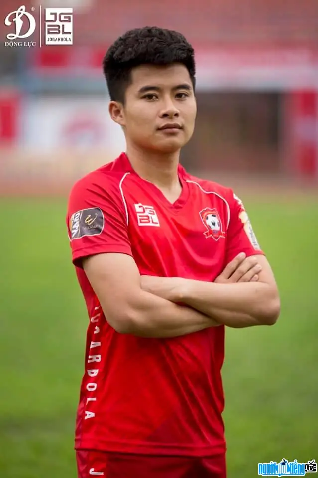 Lê Phạm Thành Long: Hành Trình Chinh Phục Đỉnh Cao Tiền Vệ Việt Nam 2 Lê Phạm Thành Long Lê Phạm Thành Long trong màu áo Hải Phòng