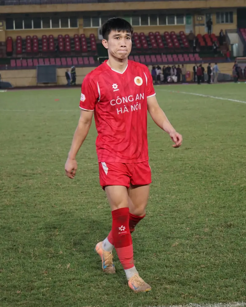 Lê Văn Đô: Hành Trình Từ Tài Năng Trẻ Đến Ngôi Sao V-League 2026 2 Lê Văn Đô Lê Văn Đô thi đấu cho Công an Hà Nội