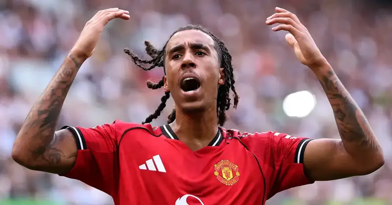 Leny Yoro: Ngôi Sao Trẻ Pháp Chinh Phục Premier League 2026 3 Leny Yoro Leny Yoro trong màu áo Manchester United phần 4
