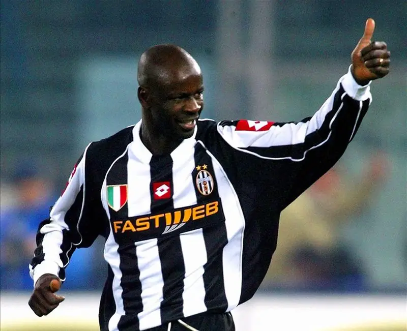 Lilian Thuram: Hành Trình Huyền Thoại Từ Guadeloupe Đến Đỉnh Cao Bóng Đá Thế Giới 3 Lilian Thuram Lilian Thuram trong màu áo Juventus phần 4