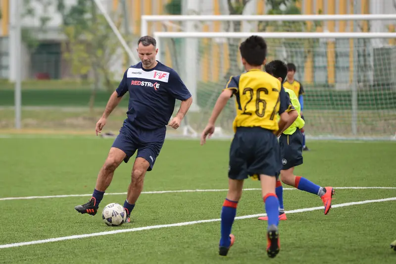 PVF: Bí Mật Lò Đào Tạo Cầu Thủ Tương Lai Việt Nam 2 lò đào tạo pvf cầu thủ PVF tập luyện