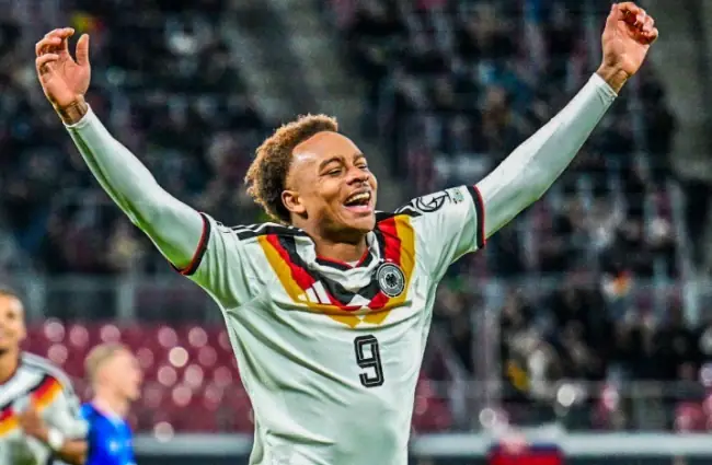 Lothar Matthäus: Hành Trình Huyền Thoại Của "Der Kaiser" 3 Lothar Matthäus Lothar Matthäus khoác áo Đội tuyển Đức phần 4