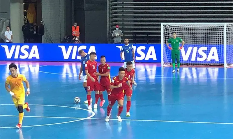 luật 4 giây futsal cầu thủ futsal chuyền bóng nhanh