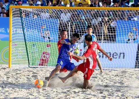 Luật Ném Biên Chuẩn FIFA: Giải Thích Từ A-Z Cho Người Mới Bắt Đầu (2026) 6 luat nem bien chuan fifa cau thu nem bien giu khoang cach 2m voi doi phuong