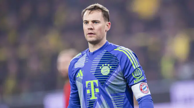 Manuel Neuer: Thủ Môn Quét Huyền Thoại Của Bayern Munich 2 Manuel Neuer Manuel Neuer trong màu áo Schalke 04 phần 3